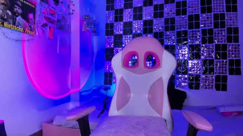 weed420moni online show from 5, 4, 2026