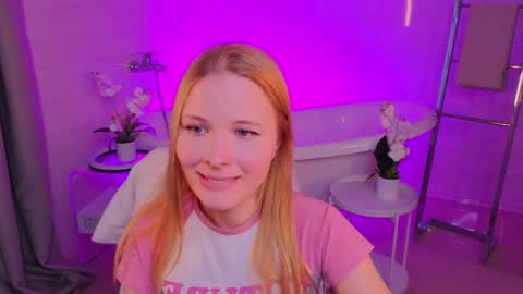 Snapshot of wekittycluby chatting on 25, 5, 2026 kite and joe3 online show from 25, 5, 2026