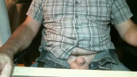 Snapshot of wellandwelland chatting on 8, 9, 2025 wellandwelland online show from 8, 9, 2025