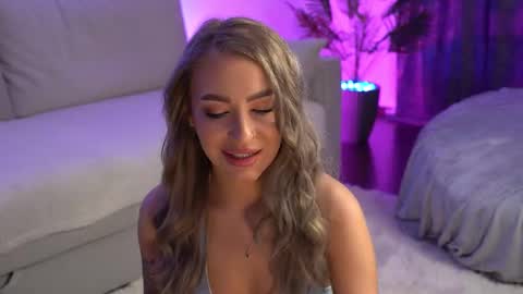 Snapshot of wendykaraa chatting on 3, 3, 2025 Wendy online show from 3, 3, 2025