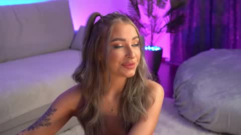 Snapshot of wendykaraa chatting on 4, 3, 2025 Wendy online show from 4, 3, 2025