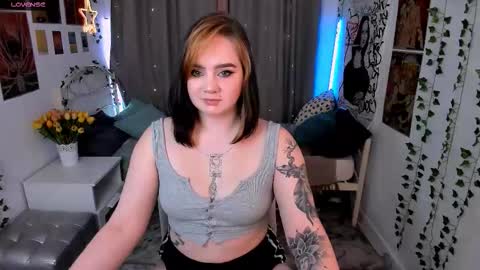 Snapshot of wendyycandy chatting on 6, 11, 2025 wendyycandy online show from 6, 11, 2025