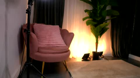 Snapshot of wendyyluv chatting on 18, 4, 2026 Wendy online show from 18, 4, 2026