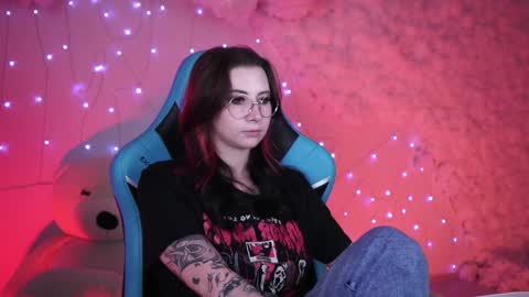 little girl who is always rightLisa online show from 11, 12, 2024