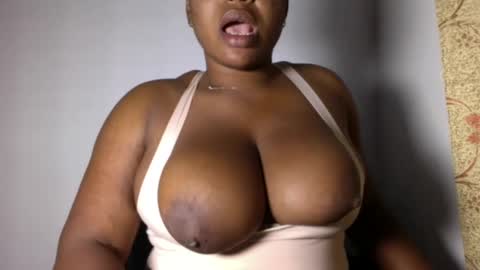 Snapshot of wet_pussyy24 chatting on 19, 12, 2024 lily online show from 19, 12, 2024