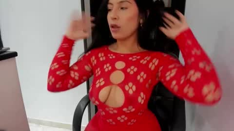 Megan Raves online show from 13, 5, 2026