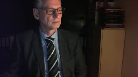 Snapshot of wetsuitedman chatting on 13, 2, 2025 Franz online show from 13, 2, 2025