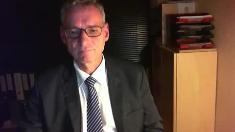 Snapshot of wetsuitedman chatting on 23, 10, 2025 Franz online show from 23, 10, 2025