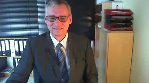 Snapshot of wetsuitedman chatting on 12, 11, 2025 Franz online show from 12, 11, 2025