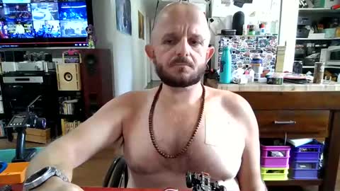 Snapshot of wheelzie chatting on 4, 1, 2025 wheelzie online show from 4, 1, 2025