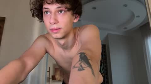 Mia  Please help me to reach 100 thumps up online show from 26, 11, 2025