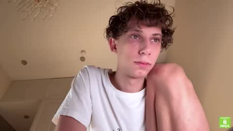 Mia  Please help me to reach 100 thumps up online show from 12, 1, 2026