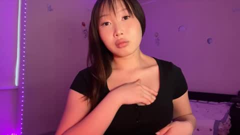 Snapshot of whisperofdarsy chatting on 2, 12, 2025 DarsyWhispers online show from 2, 12, 2025