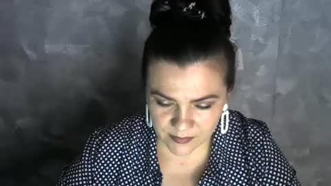 Snapshot of white__queen_ chatting on 16, 6, 2026 white__queen_ online show from 16, 6, 2026