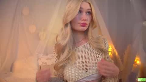 Snapshot of white_godness chatting on 23, 2, 2025 Chloe NEXT STREAM - 1 december online show from 23, 2, 2025