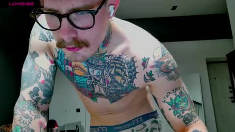 Snapshot of white_king999 chatting on 2, 10, 2025 Max online show from 2, 10, 2025