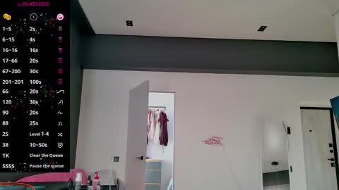 Snapshot of white_king999 chatting on 4, 10, 2025 Max online show from 4, 10, 2025