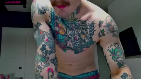 Snapshot of white_king999 chatting on 6, 10, 2025 Max online show from 6, 10, 2025