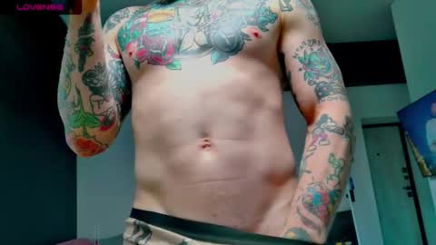 Snapshot of white_king999 chatting on 7, 10, 2025 Max online show from 7, 10, 2025