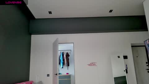 Snapshot of white_king999 chatting on 11, 10, 2025 Max online show from 11, 10, 2025