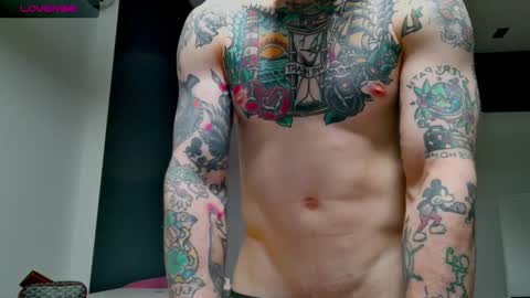 Snapshot of white_king999 chatting on 20, 10, 2025 Max online show from 20, 10, 2025