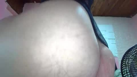 white_sexy_ online show from 8, 1, 2025