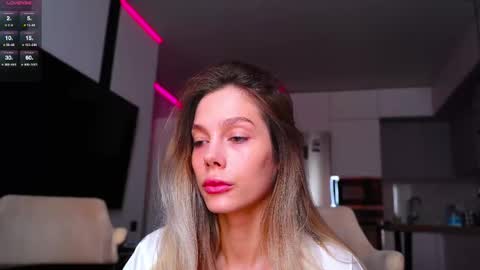 Snapshot of whitebanny chatting on 25, 11, 2025 Kate online show from 25, 11, 2025