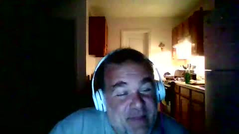 Snapshot of whiteboyguidx chatting on 5, 10, 2025 Tony Floyd online show from 5, 10, 2025