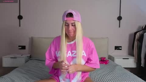 Snapshot of whiteflower_x0 chatting on 27, 5, 2026 ASK ME online show from 27, 5, 2026
