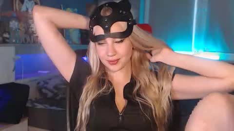 Snapshot of whitekittykitten chatting on 31, 10, 2025 Whitekittykitten online show from 31, 10, 2025