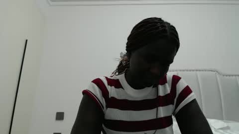 Snapshot of whitenightandqueen chatting on 14, 4, 2026 whitenightandqueen online show from 14, 4, 2026