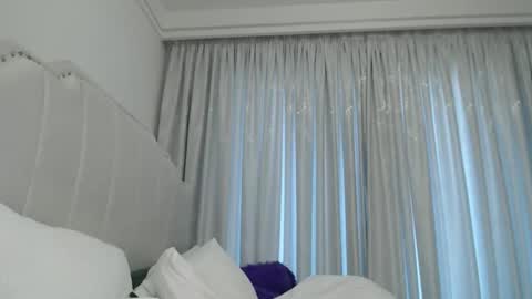 Snapshot of whitenightandqueen chatting on 11, 5, 2026 whitenightandqueen online show from 11, 5, 2026