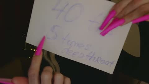 Snapshot of whitequeen888 chatting on 22, 12, 2024 White Queen online show from 22, 12, 2024