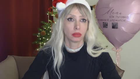 Snapshot of whitequeen888 chatting on 25, 12, 2024 White Queen online show from 25, 12, 2024