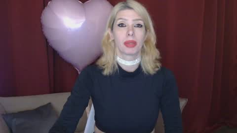 Snapshot of whitequeen888 chatting on 30, 12, 2024 White Queen online show from 30, 12, 2024