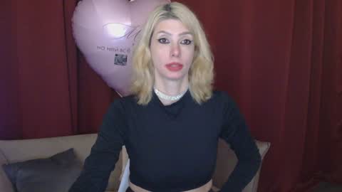 Snapshot of whitequeen888 chatting on 30, 12, 2024 White Queen online show from 30, 12, 2024