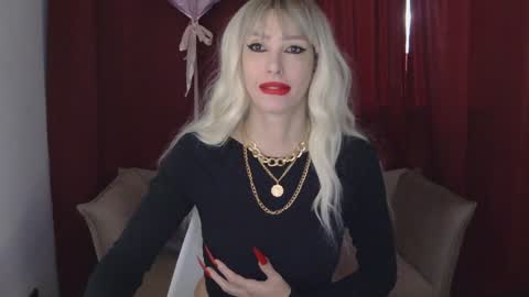 Snapshot of whitequeen888 chatting on 3, 2, 2025 White Queen online show from 3, 2, 2025