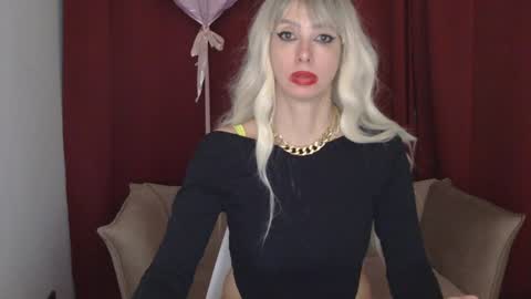 Snapshot of whitequeen888 chatting on 3, 2, 2025 White Queen online show from 3, 2, 2025