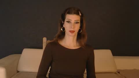 Snapshot of whitequeen888 chatting on 16, 10, 2025 White Queen online show from 16, 10, 2025