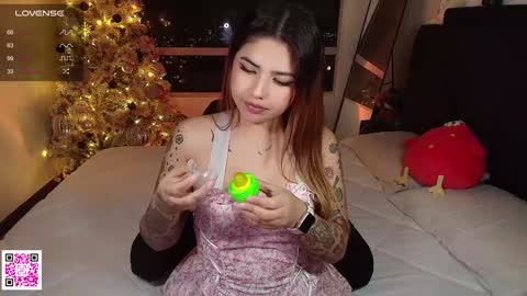 Snapshot of whites_emma chatting on 19, 1, 2025 EMMA online show from 19, 1, 2025