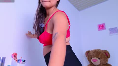 Snapshot of whitneyparker1 chatting on 22, 10, 2025 Whitney online show from 22, 10, 2025