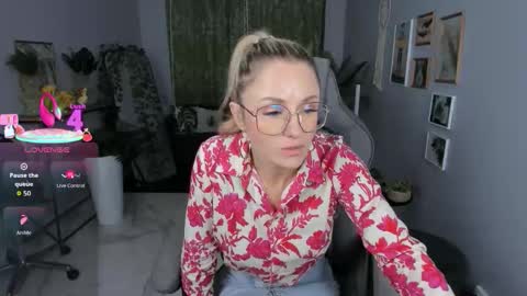 whitneypunnch online show from 23, 3, 2026