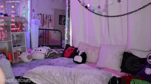 Snapshot of wholesomefilth chatting on 19, 9, 2025 Zoe Grace online show from 19, 9, 2025