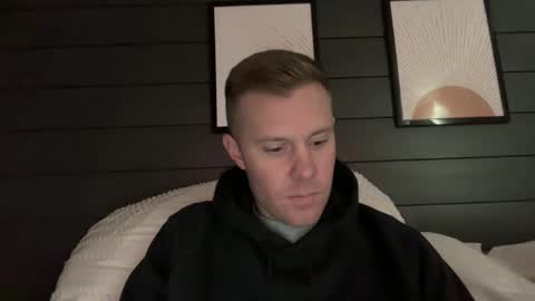 whoops1017 online show from 19, 12, 2025