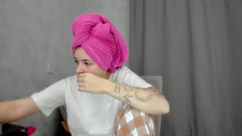 Snapshot of why_again_me chatting on 18, 1, 2026 Veronica online show from 18, 1, 2026