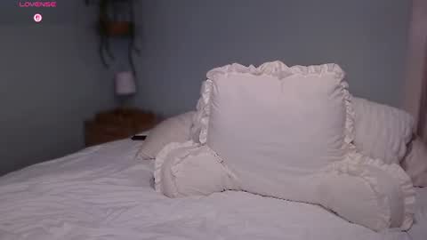 Snapshot of wickedwifexo chatting on 12, 6, 2026 WickedWifeXO online show from 12, 6, 2026