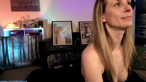 Snapshot of widthofapeach chatting on 2, 2, 2025 Gretchen  Jimmy online show from 2, 2, 2025