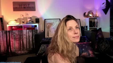 Snapshot of widthofapeach chatting on 4, 2, 2025 Gretchen  Jimmy online show from 4, 2, 2025
