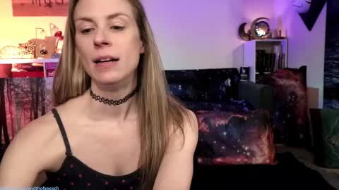 Snapshot of widthofapeach chatting on 7, 3, 2025 Gretchen  Jimmy online show from 7, 3, 2025