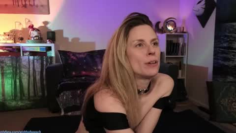 Snapshot of widthofapeach chatting on 11, 3, 2025 Gretchen  Jimmy online show from 11, 3, 2025